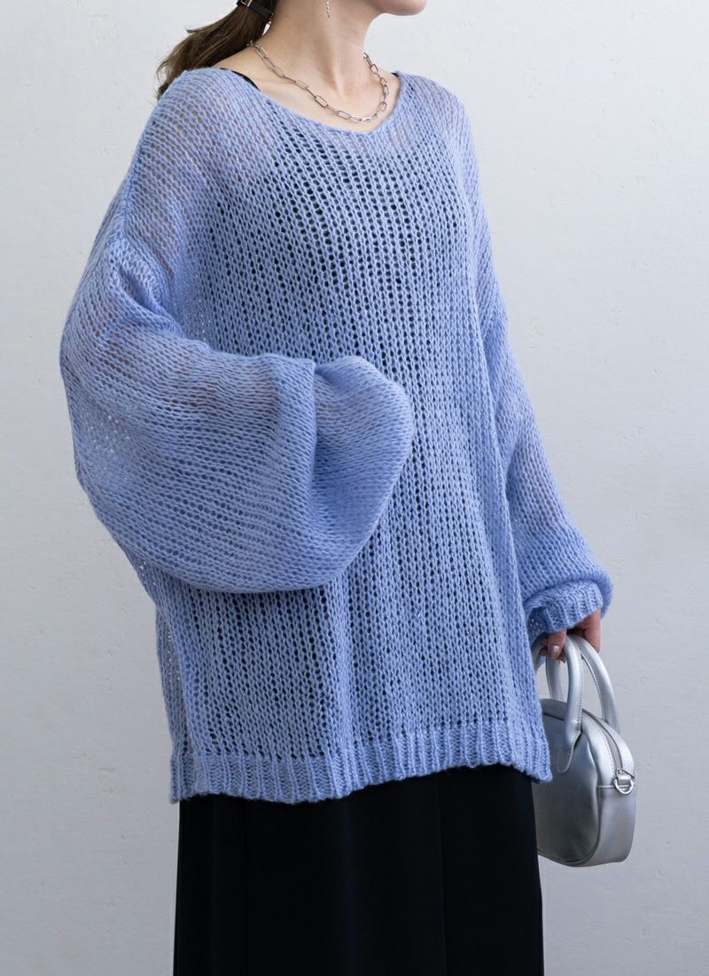 起毛糸透かし編みプルオーバー　ブルー　　revoam（レヴォーム）